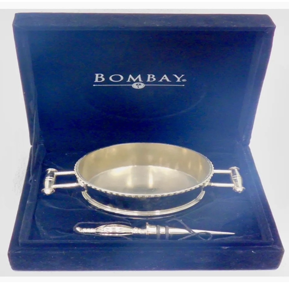 Previously Owned Never Used BOMBAY  Co wine bottle stopper caddy set velvet box